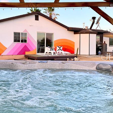 Twin Palms Desert Getaway - Jacuzzi, Fire Pit, Meditation Room & More 조슈아 트리 외부 사진