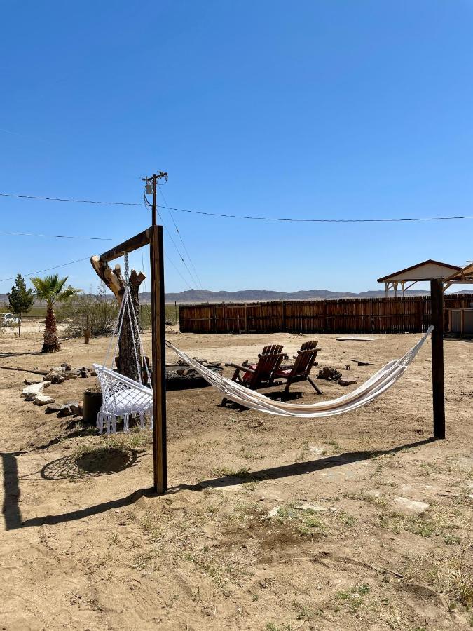 Twin Palms Desert Getaway - Jacuzzi, Fire Pit, Meditation Room & More 조슈아 트리 외부 사진