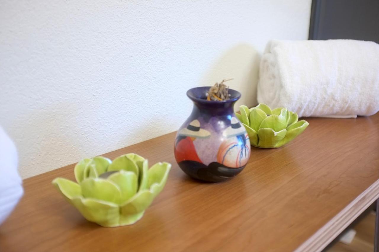 Twin Palms Desert Getaway - Jacuzzi, Fire Pit, Meditation Room & More 조슈아 트리 외부 사진