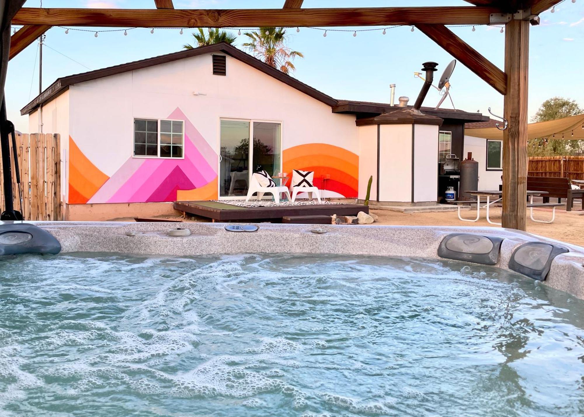 Twin Palms Desert Getaway - Jacuzzi, Fire Pit, Meditation Room & More 조슈아 트리 외부 사진