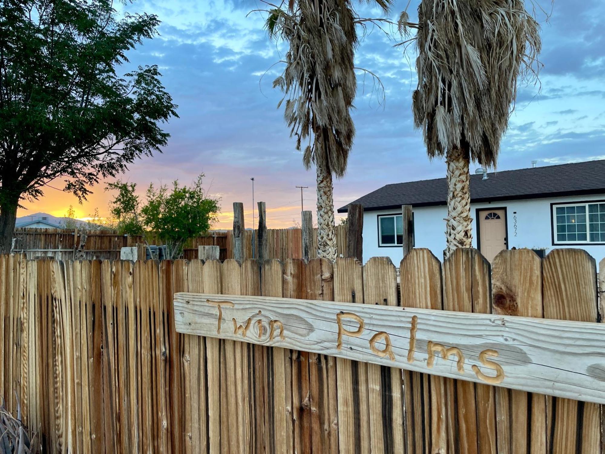 Twin Palms Desert Getaway - Jacuzzi, Fire Pit, Meditation Room & More 조슈아 트리 외부 사진