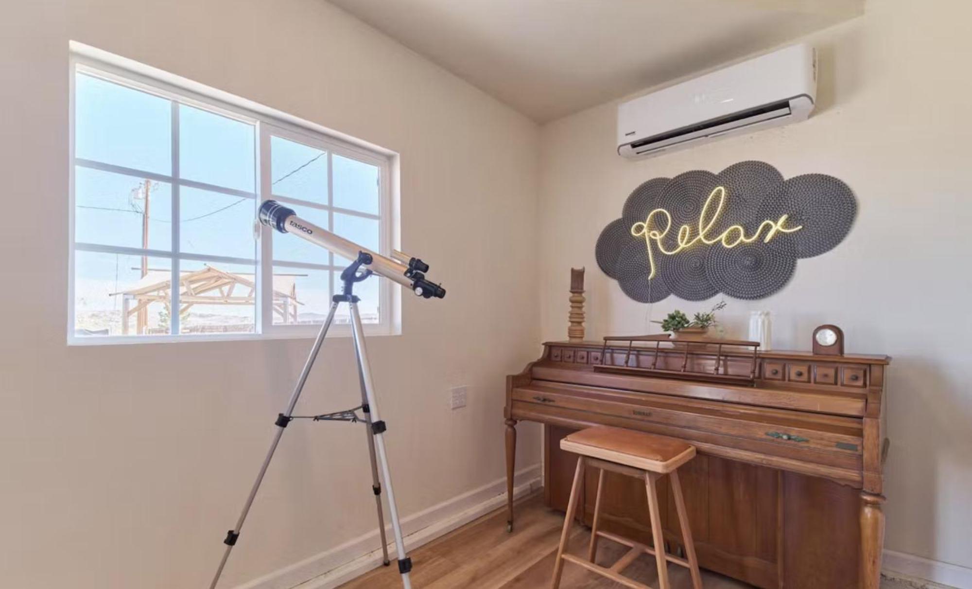 Twin Palms Desert Getaway - Jacuzzi, Fire Pit, Meditation Room & More 조슈아 트리 외부 사진